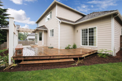 Getting A Custom Deck: 5 Great Benefits For Homeowners a custom deck