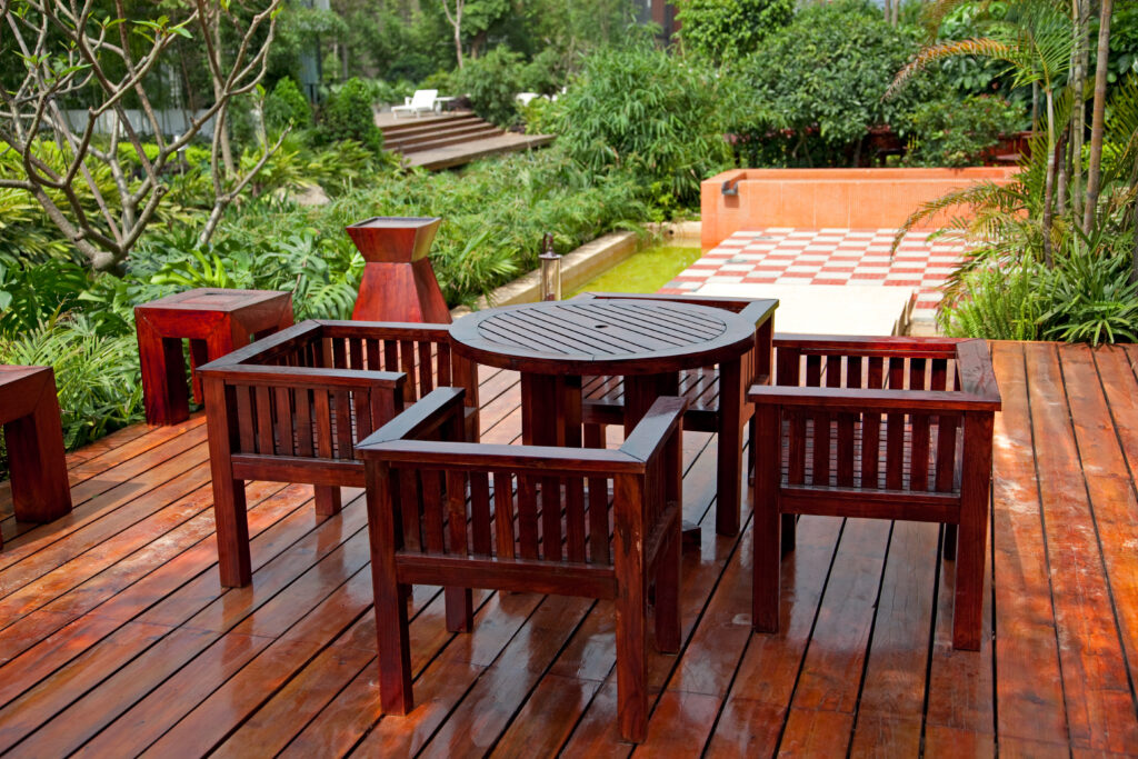 Getting A Custom Deck: 9 Great Ways You Can Upgrade This New Space Upgrade a custom deck